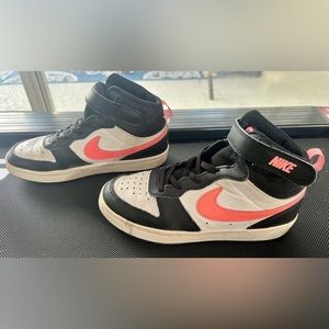 Nike girls Pink Black White size 2